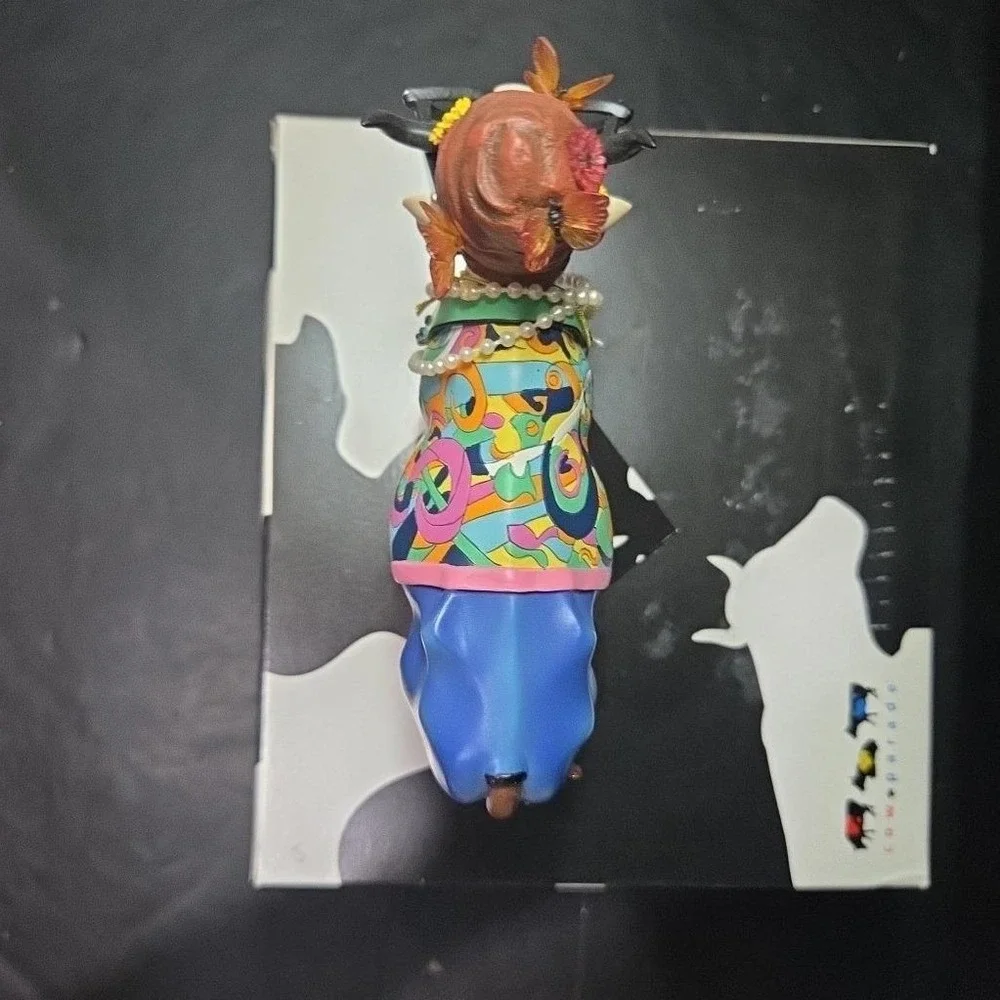 Cow Parade Beehive Bovine Figurine, Westland Giftware, #9142, Box/Tag
